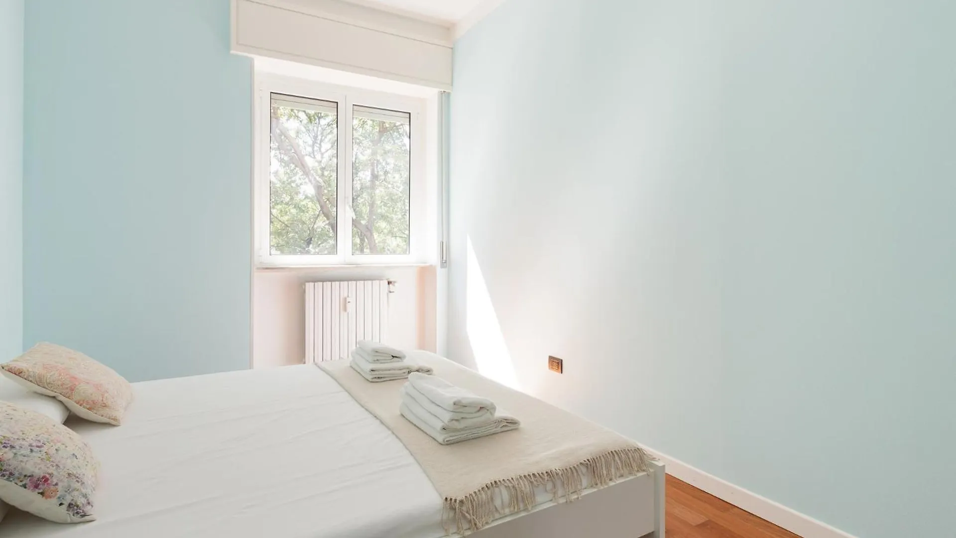 Lambrate Fs Spacious Apartment With Balcony Милан